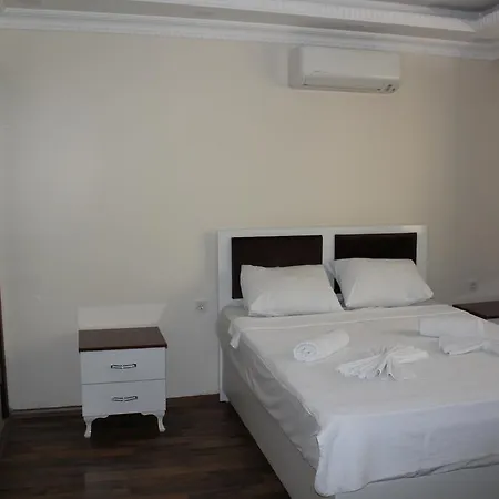 Hotell Golden Halic 3*